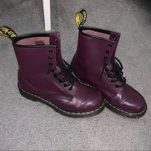 NEVER WORN Dr. Martens AirWair in Purple